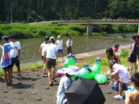 川遊び
